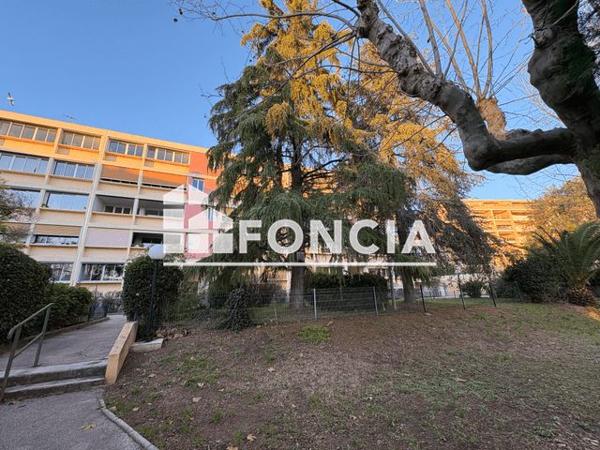 Location Appartement 3 pièces 75 m² - 18 RUE EUGENIE Hyeres 83400