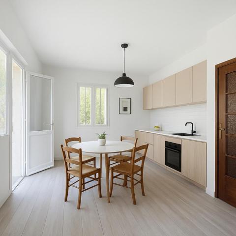 Cuers ! Propriété de 320 m2 avec garage à rénover