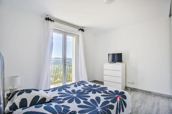 Maison à vendre    8 pièces •  Mandelieu-la-Napoule