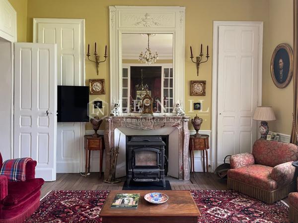 Authentique manoir du XIXe siècle restauré avec dépendances et parc en Sud Manche