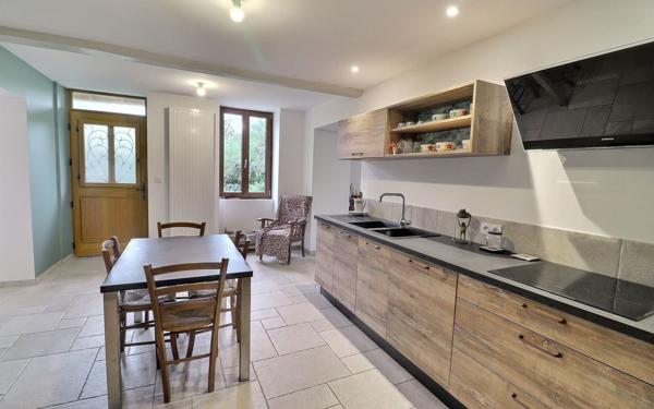 Maison à vendre    5 pièces • 135 m2 Dolomieu