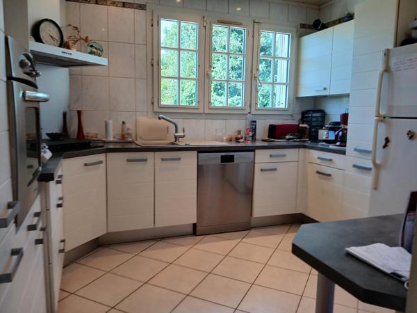 Evreux, proche hopital, belle maison plain pied de 157m² environ sur sous sol