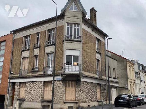 Secteur rue du champ de mars, grand appartement de 3 pièces avec jardinet et garage