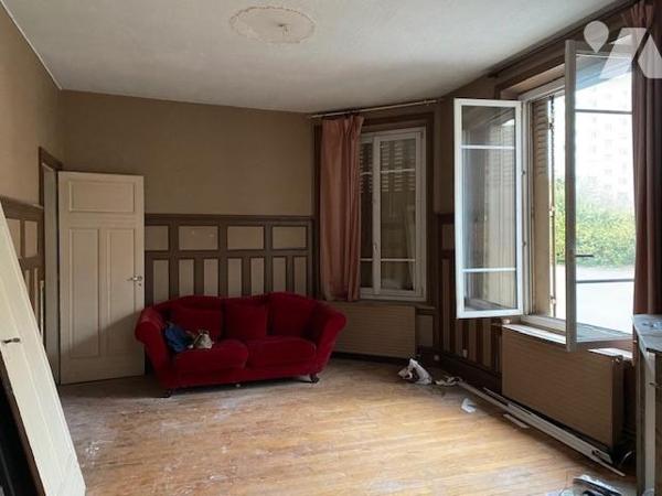 Secteur rue du champ de mars, grand appartement de 3 pièces avec jardinet et garage