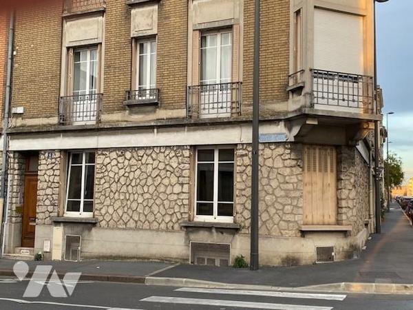 Secteur rue du champ de mars, grand appartement de 3 pièces avec jardinet et garage