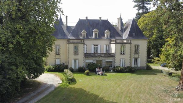CHÂTEAU XIXe EN VENDÉE CONVENANT POUR UNE EXPLOITATION TOURISTIQUE