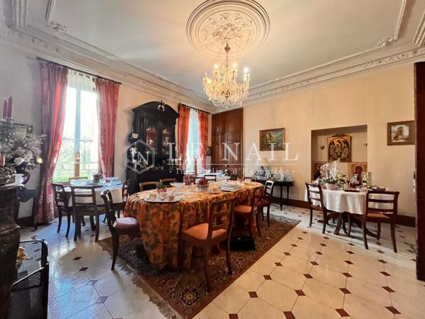 CHÂTEAU XIXe EN VENDÉE CONVENANT POUR UNE EXPLOITATION TOURISTIQUE