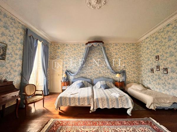 CHÂTEAU XIXe EN VENDÉE CONVENANT POUR UNE EXPLOITATION TOURISTIQUE