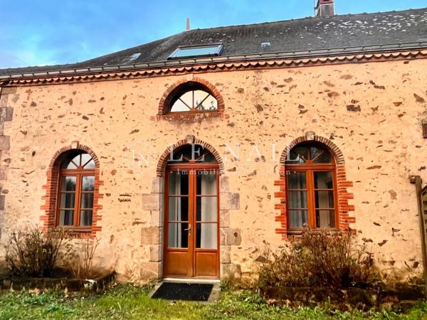 CHÂTEAU XIXe EN VENDÉE CONVENANT POUR UNE EXPLOITATION TOURISTIQUE