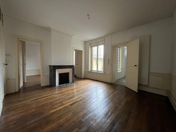 LUNEVILLE : appartement F4 (98 m²) en location
