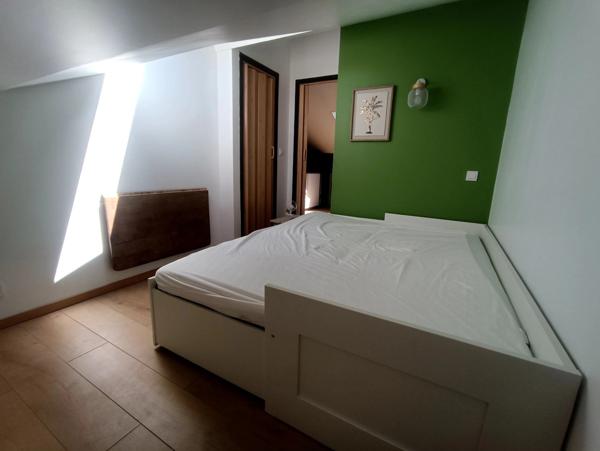 A LOUER A DIGNE-LES-BAINS (04) CHARMANT APPARTEMENT T2 MEUBLE RENOVE