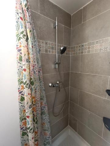 A LOUER A DIGNE-LES-BAINS (04) CHARMANT APPARTEMENT T2 MEUBLE RENOVE