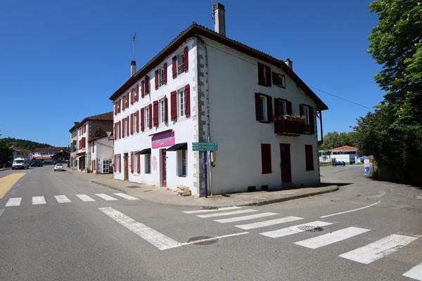 Local commercial 31 m² avec logement 128 m²