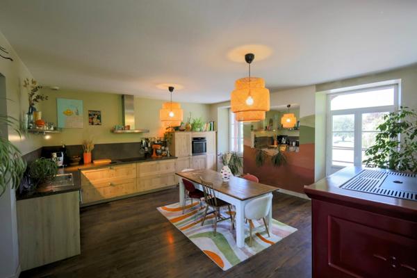 Local commercial 31 m² avec logement 128 m²