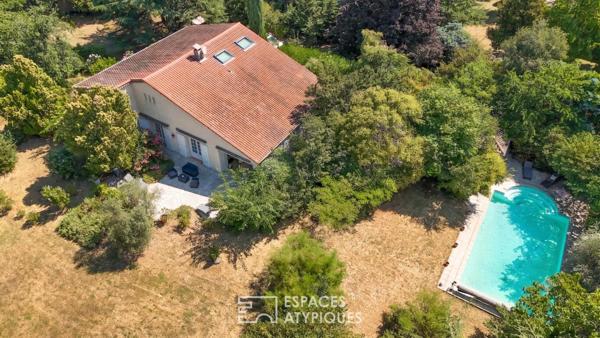 Propriété de caractère avec parc, piscine et tennis à Valence