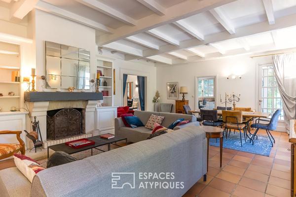 Propriété de caractère avec parc, piscine et tennis à Valence