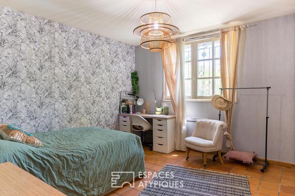 Propriété de caractère avec parc, piscine et tennis à Valence