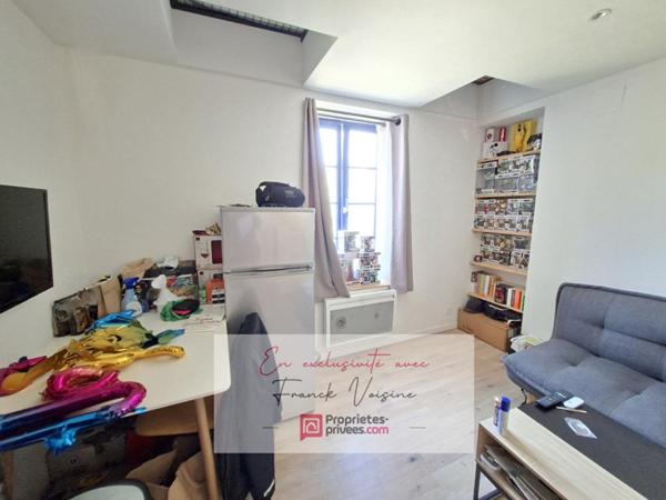 A VENDRE en Exclusivité à Pouzauges, Maison de centre-ville entièrement rénovée avec 1 chambre