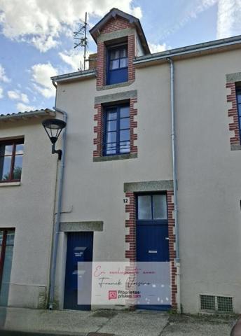 A VENDRE en Exclusivité à Pouzauges, Maison de centre-ville entièrement rénovée avec 1 chambre