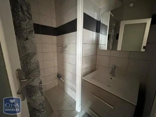Appartement à louer 2 pièces 47.7m² Clermont-Ferrand (63000)