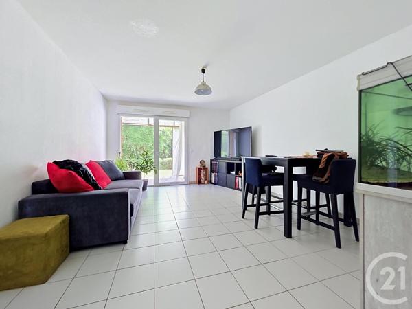 Appartement T3 à vendre  3 pièces - 57 m 2   GUJAN MESTRAS  - 33