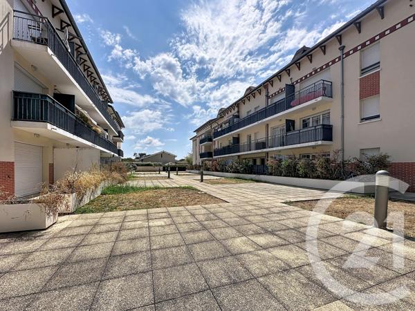 Appartement T3 à vendre  3 pièces - 57 m 2   GUJAN MESTRAS  - 33