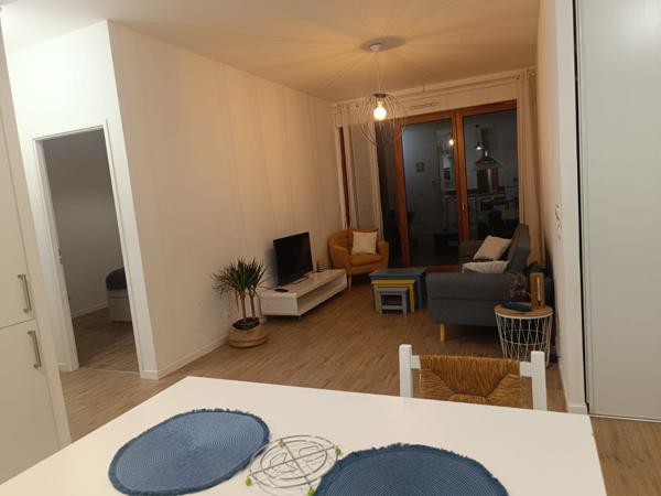 F2 Neuf et Meublé en Rez-de-Chaussée avec Terrasse Privative – Immeuble de Standing à Chevilly-Larue – Disponible  Loyer : 1 280 € CC