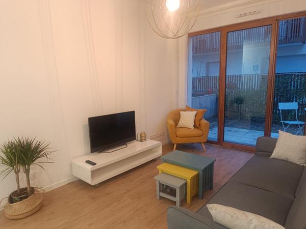 F2 Neuf et Meublé en Rez-de-Chaussée avec Terrasse Privative – Immeuble de Standing à Chevilly-Larue – Disponible  Loyer : 1 280 € CC