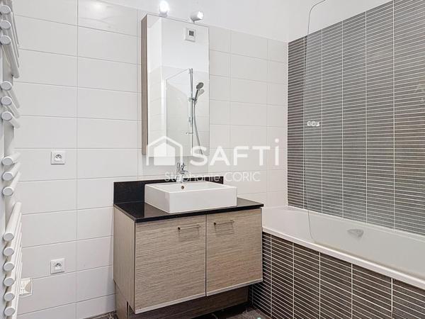 REZ DE JARDIN AVEC TERRASSE PRIVATIVE - CALME