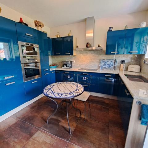 A VENDRE MAISON 4 CHAMBRES / JARDIN 1000 M² / 2 GARAGES