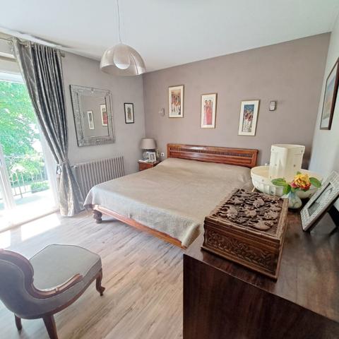 A VENDRE MAISON 4 CHAMBRES / JARDIN 1000 M² / 2 GARAGES