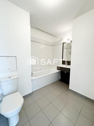 Belles surfaces proche toutes commodités 300 mètres de la gare du RER A