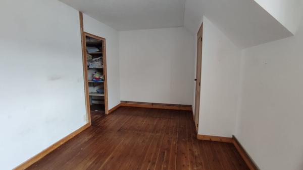 Maison indépendante avec fort potentiel dans un environnement calme