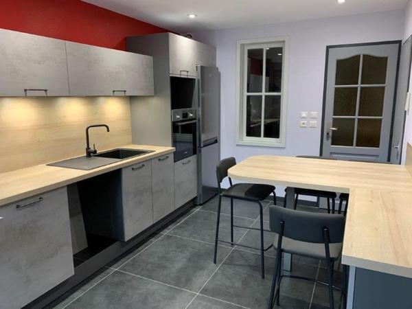 Maison en pierre rénovée avec garage