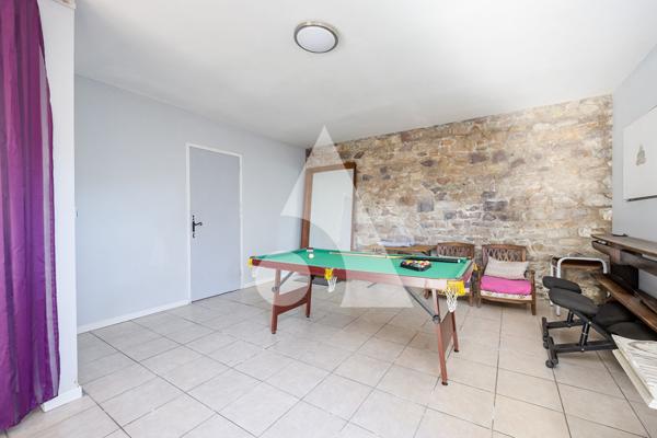 Maison 11 pièces 245 m2