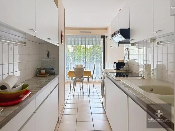Vente                                                      Appartement
                        
                     3 pièces                      70 m2                     à Roanne