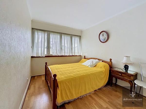 Vente                                                      Appartement
                        
                     3 pièces                      70 m2                     à Roanne