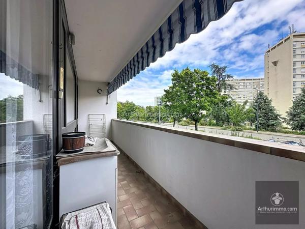 Vente                                                      Appartement
                        
                     3 pièces                      70 m2                     à Roanne