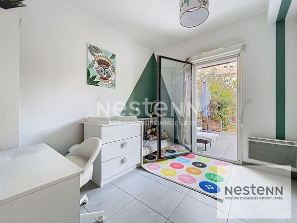 A vendre superbe appartement T4 en duplex avec terrasse, jardin et place de stationnement à Montpellier, à deux pas du tramway