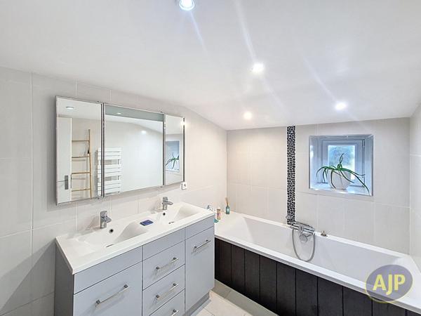 Vente maison Montaigu : 263 000 € - AJP Immobilier Montaigu