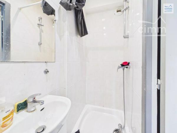 Cimm Immobilier Bréal-sous-Montfort vous présente à la vente ce studio loué et meublé de plus de 11m² au Rheu.