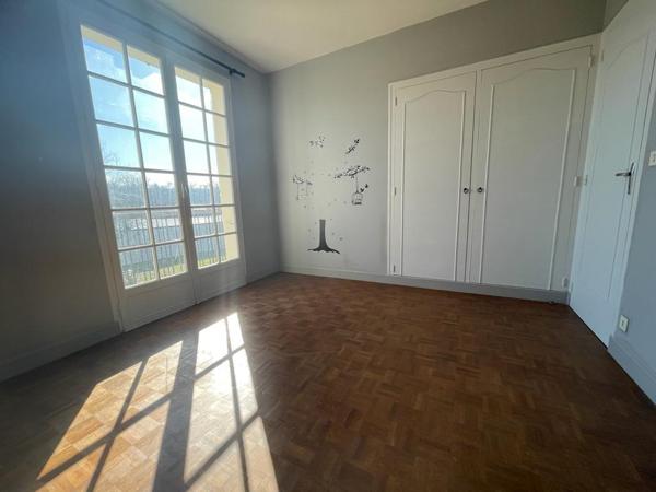 Maison de type T5avec grand garage - proche d'Auch, Hôpital