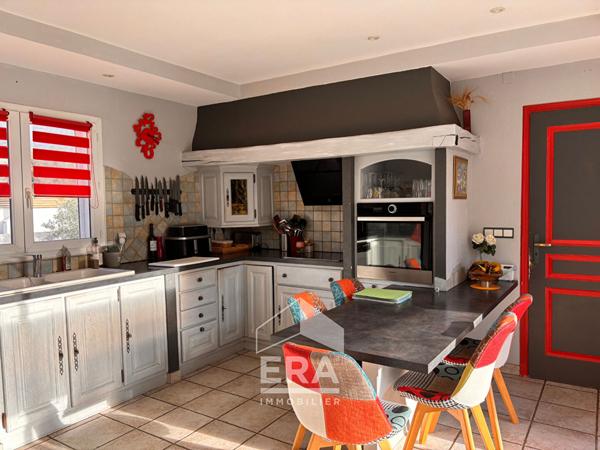 Villa plain pied avec 4 chambres et piscine