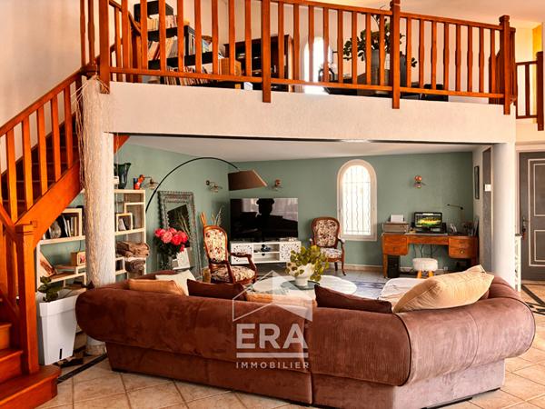 Villa plain pied avec 4 chambres et piscine