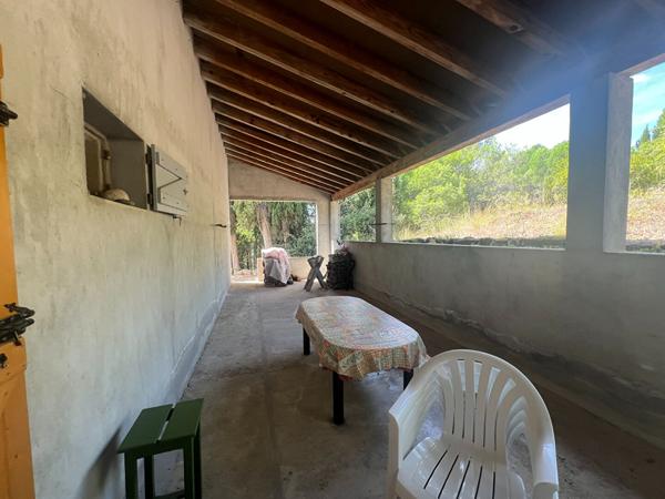 Maison de pays type vigneronne Limoux sur terrain de 3,7 hectares