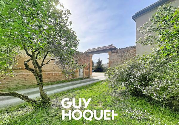 Appartement Type 3 en Duplex avec Terrasse + 2 Places de stationnement privatives - 71000 MACON