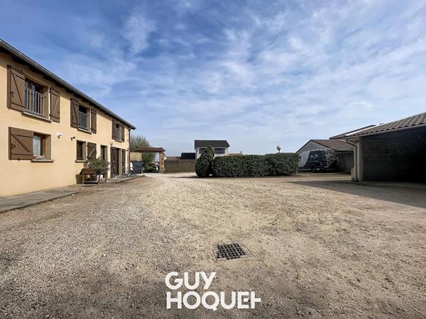 Appartement Type 3 en Duplex avec Terrasse + 2 Places de stationnement privatives - 71000 MACON