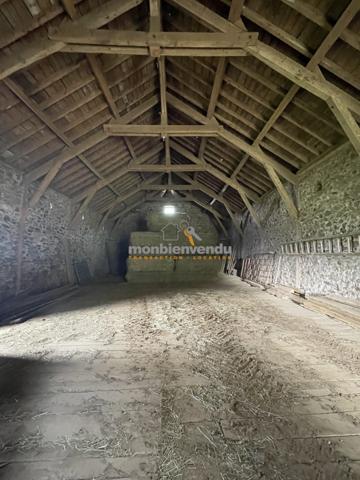 GRANGE EN PIERRE