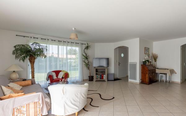 Maison à vendre    4 pièces •  Biscarrosse