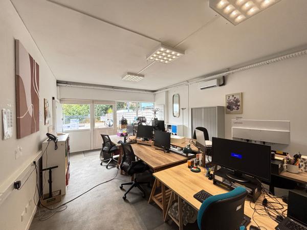 Bureaux à louer Rezé proximité centre commercial et espace extérieur